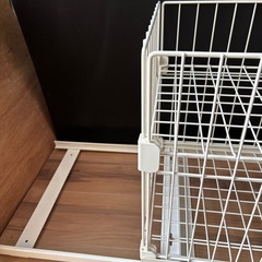 レール付き収納棚の画像