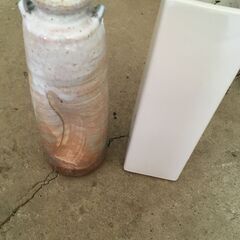 【引き取り限定。置き配。越前市】花瓶2本セットの画像