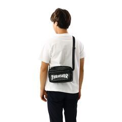 【10%OFF】THRASHER TH-S ヨコショルダー 3L　ユニセックス　ショルダーバッグ　サコッシュ BLACK / WHITE　送料無料　の画像