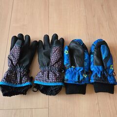 手袋　二つの画像