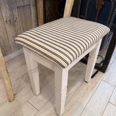 アンティーク風ドレッサーの画像