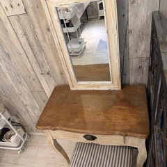 アンティーク風ドレッサーの画像