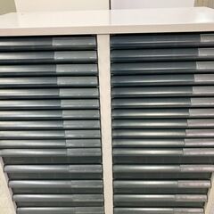 中古　コクヨ　A3レターケース　トレーキャビネット　引き出し書類保管庫　クリアケース書庫　クリアトレーキャビネット　クリアケースキャビネット　A3　2列16段　W899×D450×H1110　愛知　一宮市　稲沢市　江南市　岐阜　羽島市　各務ヶ原市　岐阜市　三重　名古屋　グッドプライス一宮の画像