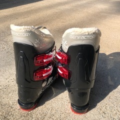 中古GENFACTORY ROOXIS 子ども用スキー靴 24.0cm 黒/赤インナーボアの画像