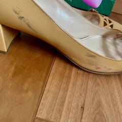 【PRADA】プラダ　ベージュ　パンプスの画像