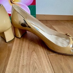 【PRADA】プラダ　ベージュ　パンプスの画像