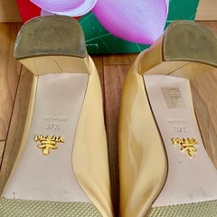 【PRADA】プラダ　ベージュ　パンプスの画像