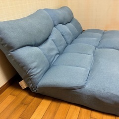 座椅子型ソファーの画像