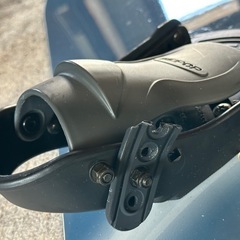 スキー板2枚、スノボ板2枚の画像