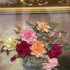リボンで刺繍された3D絵画　花瓶に入ったバラの花束 バラ インテリア 花　 絵画 額装 薔薇 美術品 真作の画像