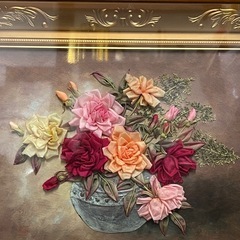 リボンで刺繍された3D絵画　花瓶に入ったバラの花束 バラ インテリア 花　 絵画 額装 薔薇 美術品 真作の画像