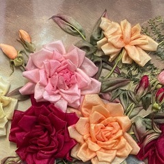 リボンで刺繍された3D絵画　花瓶に入ったバラの花束 バラ インテリア 花　 絵画 額装 薔薇 美術品 真作の画像