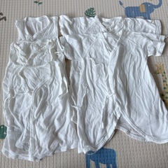 【5枚中4枚未使用】メッシュ単肌着とコンビ肌着セット　50〜60cm ベビー肌着 の画像