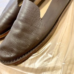 アダムエロペ　ブラウン レザー スリッポン　ステッチダウンスリッポンの画像