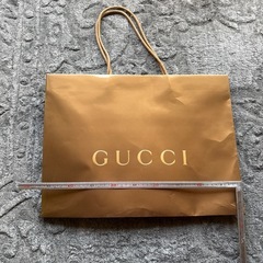 GUCCI 茶色の紙袋の画像