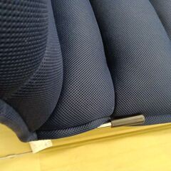 リユースのサカイ栃木店★ジモティ割あり★  座椅子 ネイビー W54×D68～120×H73 クリーニング済み TC11477の画像
