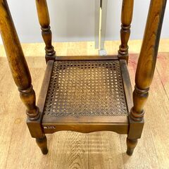 ☆江別市『かいとるどう』★カリモク コロニアル サイドテーブル オールド 花台 電話台の画像