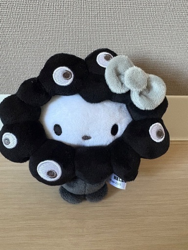 黒キティ　サンリオ　ミャクミャク　万博