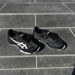 asics（アシックス）レーザービーム　22cmの画像