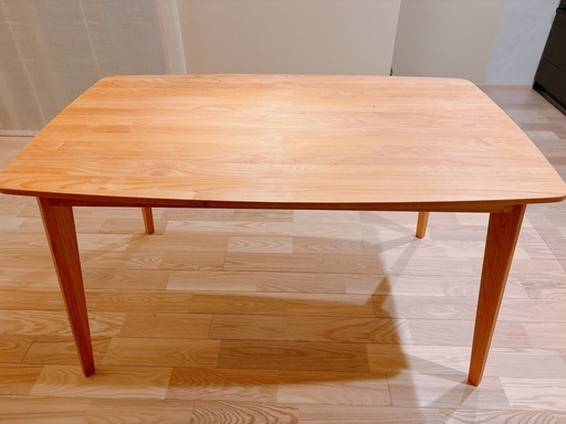 モモナチュラル　ダイニングテーブル　135cm
