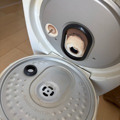 炊飯器　アイリスオーヤマ　5.5合の画像