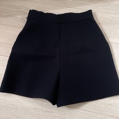 ZARA 金ボタンハイウェストショートパンツの画像