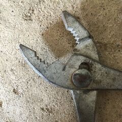  【引き取り限定。置き配。越前市】ペンチ小の画像