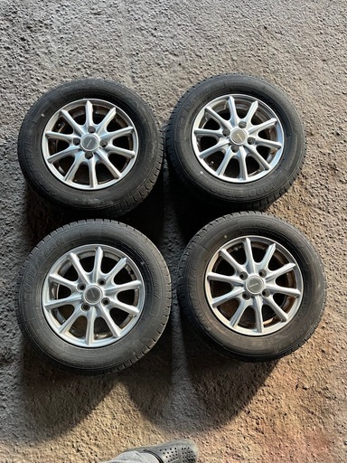 スタッドレスタイヤ　13インチ