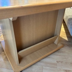 ダイニングテーブル　収納つきの画像