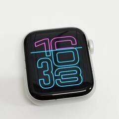 Apple Watch SE 第2世代/GPS/40mm/A2722/シルバー〈MNL93J/A〉の画像