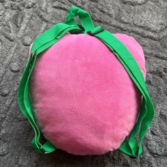 いちごのあおむしリュックサックの画像