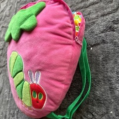 いちごのあおむしリュックサックの画像
