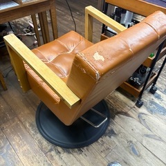 美容室用セットチェアの画像