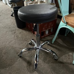 高さ調整可能、回転椅子の画像