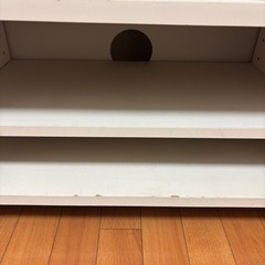 【セット販売】三菱液晶テレビとテレビ台　リモコンありの画像