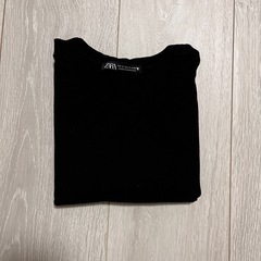 ZARA クロップド丈Tシャツの画像