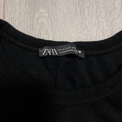 ZARA クロップド丈Tシャツの画像