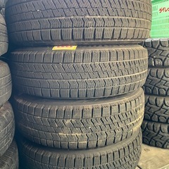 スタッドレスタイヤ　１４インチの画像