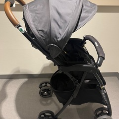 アップリカ★マジカルエアークッション【レインカバー付き】の画像