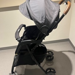 アップリカ★マジカルエアークッション【レインカバー付き】の画像