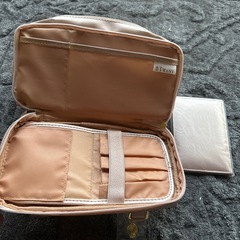 収納バツグン　トワニーポーチの画像