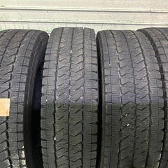 ‼️ハイエース　キャラバン‼️ブリヂストン　ブリザック　スタッドレスタイヤ　195/80r15の画像