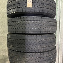 ‼️ハイエース　キャラバン‼️ブリヂストン　ブリザック　スタッドレスタイヤ　195/80r15の画像