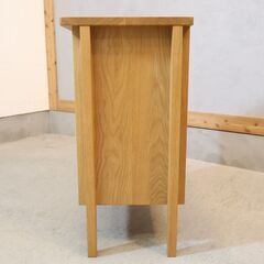 オーク材の明るい色合いとナチュラルな質感が魅力の5段チェストです。スクエアタイプのシンプルなデザインで小ぶりなコンパクトチェスト。北欧風やナチュラルテイストにオススメ♪ の画像