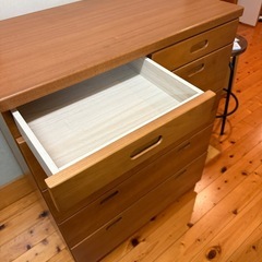 木製タンスの画像