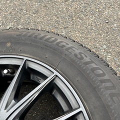 ブリヂストン　スタッドレスタイヤの画像