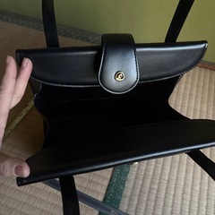 黒いバッグの画像