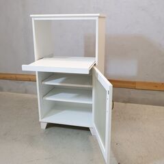 MOMO natural(モモナチュラル)の人気シリーズLAND(ランド)のレンジスタンドです♪パイン材のナチュラルな質感とホワイトの明るい色合いのレンジ台。カントリースタイルなどにもおススメです。の画像