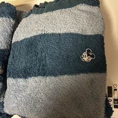 ユニクロ150cmフリースパジャマ3セットの画像