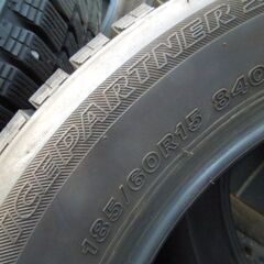 スタッドレスタイヤ　4本　185/60R15　ブリジストン製　アクアに使用　の画像